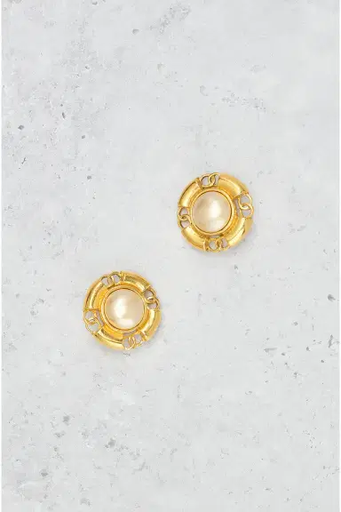 Chanel Chanel Coco Mark Pearl Clip-On Earrings | Thumbnail 2 Chanel Chanel Coco Mark Pearl Clip-On Earrings | Thumbnail 2