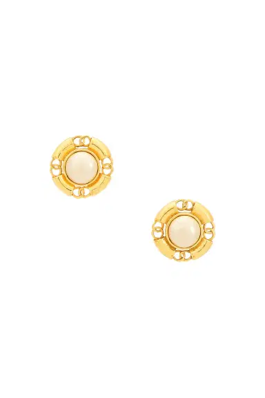 Chanel Chanel Coco Mark Pearl Clip-On Earrings | Thumbnail 1 Chanel Chanel Coco Mark Pearl Clip-On Earrings | Thumbnail 1