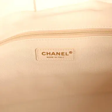 Chanel Chanel Small Coco Hobo Bag White Calfskin Antique Gold Hardware | Thumbnail 9 Chanel Chanel Small Coco Hobo Bag White Calfskin Antique Gold Hardware | Thumbnail 9