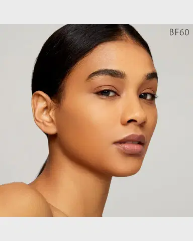 CLÉ DE PEAU BEAUTÉ Radiant Fluid Foundation Natural SPF 25, 1.1 oz. | Thumbnail 3 CLÉ DE PEAU BEAUTÉ Radiant Fluid Foundation Natural SPF 25, 1.1 oz. | Thumbnail 3