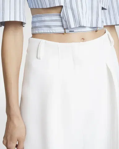 Jacquemus Ovalo High-Rise Pleated Straight-Leg Bermuda Shorts | Thumbnail 5 Jacquemus Ovalo High-Rise Pleated Straight-Leg Bermuda Shorts | Thumbnail 5