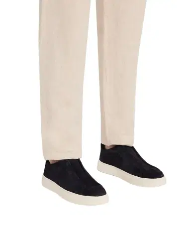 Vince Men 's Lakewood Suede Low-Top Sneakers | Thumbnail 1 Vince Men 's Lakewood Suede Low-Top Sneakers | Thumbnail 1