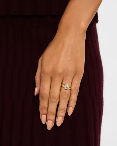 Jan Leslie White Mother of Pearl Petal Band Ring | Thumbnail 2 Jan Leslie White Mother of Pearl Petal Band Ring | Thumbnail 2