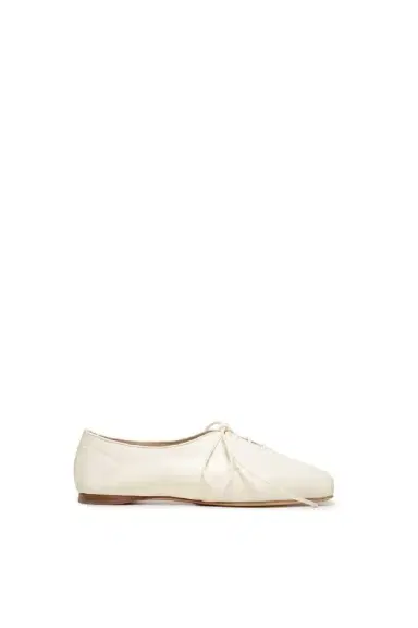 Gabriela Hearst Maya Flat Shoes in Cream Leather | Thumbnail 1 Gabriela Hearst Maya Flat Shoes in Cream Leather | Thumbnail 1