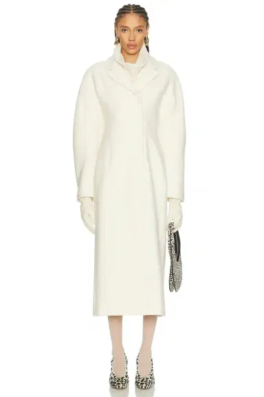 Jacquemus Le Manteau Curvo | Thumbnail 1 Jacquemus Le Manteau Curvo | Thumbnail 1