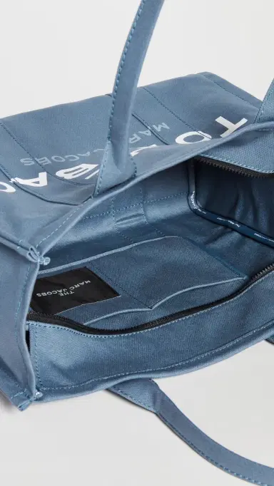 Marc Jacobs The Large Tote Bag Blue Shadow One Size | Thumbnail 6 Marc Jacobs The Large Tote Bag Blue Shadow One Size | Thumbnail 6