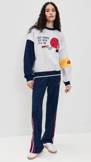 Adidas weden World Cup Crew Sweatshirt Light Grey Heather/Night Indigo | Thumbnail 5 Adidas weden World Cup Crew Sweatshirt Light Grey Heather/Night Indigo | Thumbnail 5