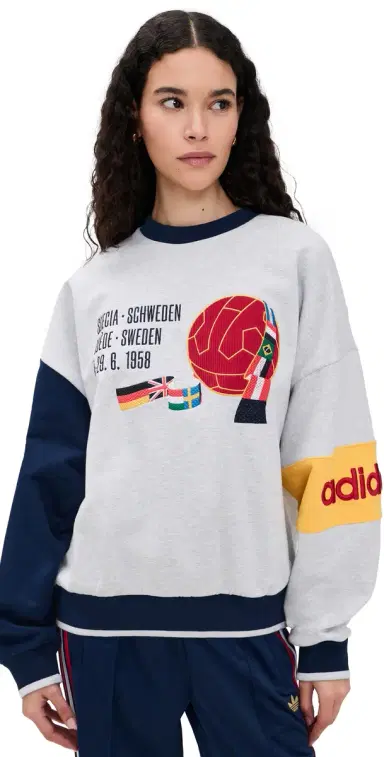 Adidas weden World Cup Crew Sweatshirt Light Grey Heather/Night Indigo | Thumbnail 1 Adidas weden World Cup Crew Sweatshirt Light Grey Heather/Night Indigo | Thumbnail 1