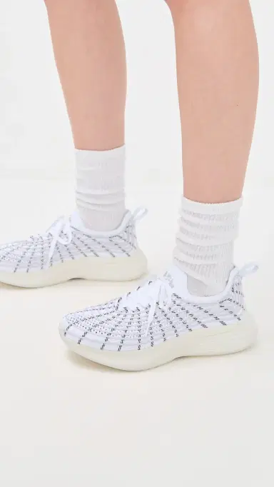 APL TechLoom Zipline Sneakers Light Fog/Harbor Grey/Pristine 5 | Thumbnail 3 APL TechLoom Zipline Sneakers Light Fog/Harbor Grey/Pristine 5 | Thumbnail 3