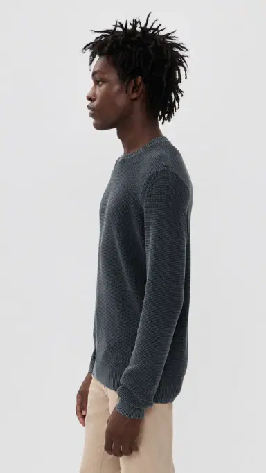 Faherty unwashed Crew Neck Sweater Faded Black | Thumbnail 4 Faherty unwashed Crew Neck Sweater Faded Black | Thumbnail 4