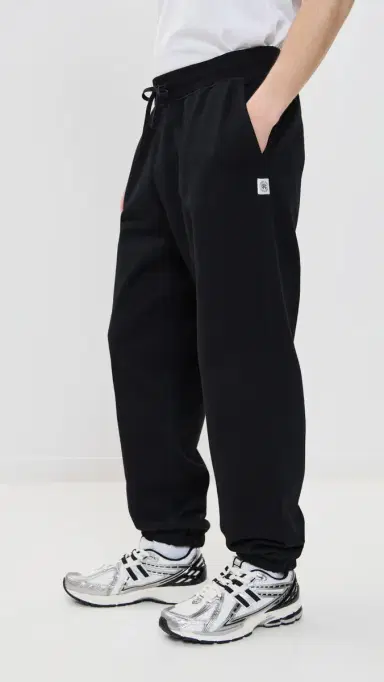REIGNING CHAMP Mid-Weight Terry Cuffed Relaxed Sweatpants Black | Thumbnail 4 REIGNING CHAMP Mid-Weight Terry Cuffed Relaxed Sweatpants Black | Thumbnail 4
