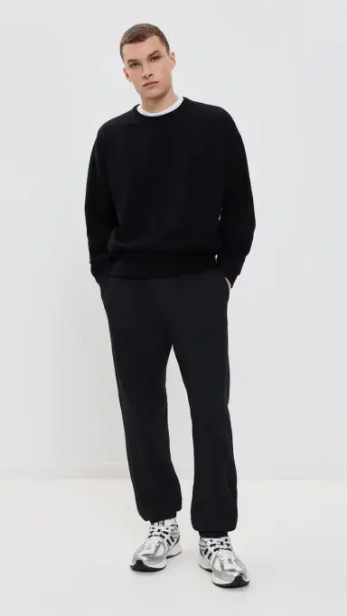 REIGNING CHAMP Mid-Weight Terry Cuffed Relaxed Sweatpants Black | Thumbnail 5 REIGNING CHAMP Mid-Weight Terry Cuffed Relaxed Sweatpants Black | Thumbnail 5