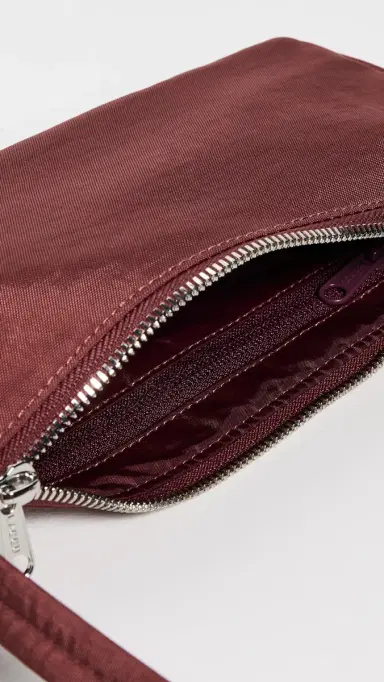 BAGGU Nylon Pochette Mahogany One Size | Thumbnail 6 BAGGU Nylon Pochette Mahogany One Size | Thumbnail 6