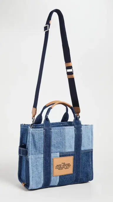 Marc Jacobs The Denim Medium Tote Bag Blue Denim One Size | Thumbnail 4 Marc Jacobs The Denim Medium Tote Bag Blue Denim One Size | Thumbnail 4