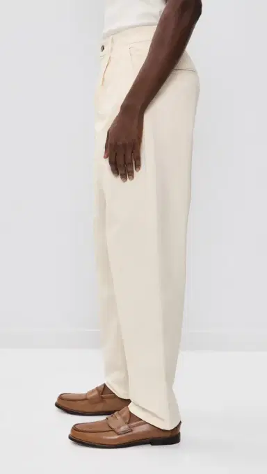 Les Deux Romeo Pleated Chino Pants Eggnog White | Thumbnail 4 Les Deux Romeo Pleated Chino Pants Eggnog White | Thumbnail 4