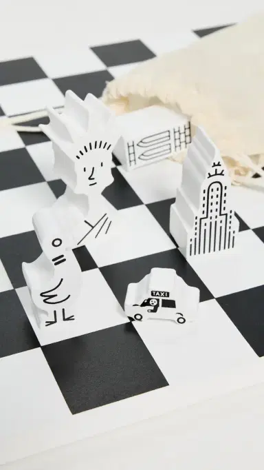 Printworks Chess NYC - The New Yorker X Black/White | Thumbnail 5 Printworks Chess NYC - The New Yorker X Black/White | Thumbnail 5