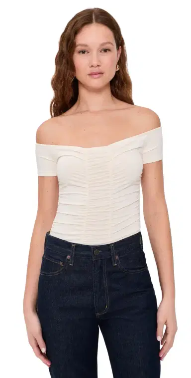 L'AGENCE Baliegh Off houlder Ruched Bodysuit Vintage White | Thumbnail 1 L'AGENCE Baliegh Off houlder Ruched Bodysuit Vintage White | Thumbnail 1