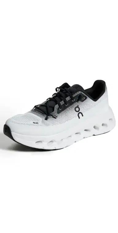 ON Cloudtilt Sneakers Black Ivory 6 | Thumbnail 1 ON Cloudtilt Sneakers Black Ivory 6 | Thumbnail 1