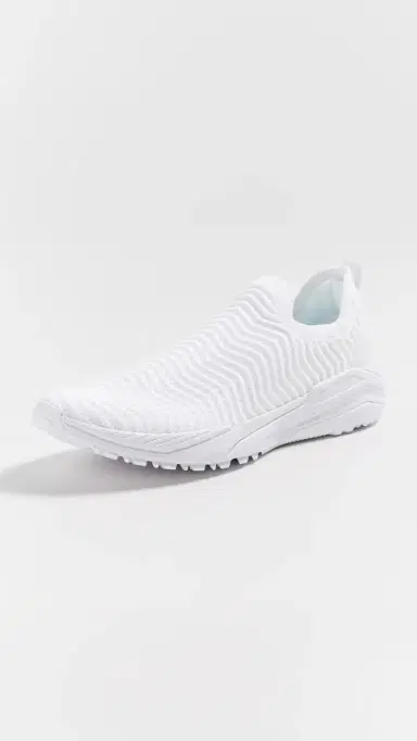 APL TechLoom Traveler Sneakers White | Thumbnail 2 APL TechLoom Traveler Sneakers White | Thumbnail 2