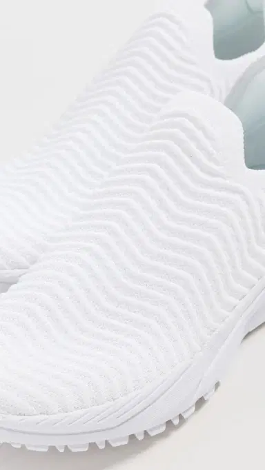 APL TechLoom Traveler Sneakers White | Thumbnail 6 APL TechLoom Traveler Sneakers White | Thumbnail 6