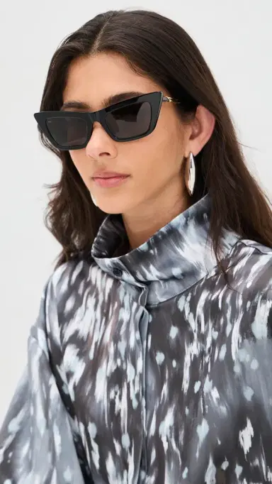 Bottega Veneta Snap Sunglasses Black-Black-Grey One Size | Thumbnail 3 Bottega Veneta Snap Sunglasses Black-Black-Grey One Size | Thumbnail 3