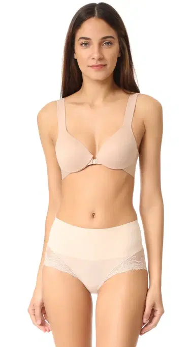 Spanx SPANXsmooth Undie-tectable Lace Hi-Hipster Almond M | Thumbnail 3 Spanx SPANXsmooth Undie-tectable Lace Hi-Hipster Almond M | Thumbnail 3