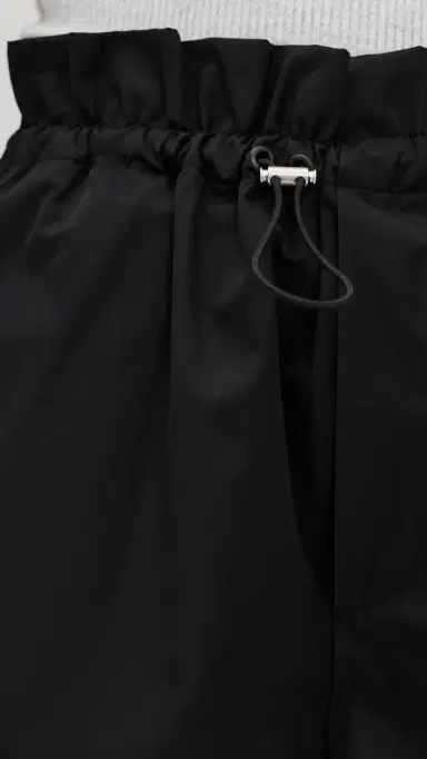 AGOLDE Lydia Shorts Black | Thumbnail 6 AGOLDE Lydia Shorts Black | Thumbnail 6