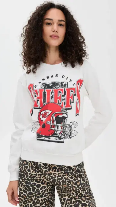 Junk Food Chiefs Conversion Crew Fleece Sweatshirt White | Thumbnail 2 Junk Food Chiefs Conversion Crew Fleece Sweatshirt White | Thumbnail 2