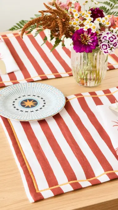 La DoubleJ Placemat Set of 2 Red and White One Size | Thumbnail 4 La DoubleJ Placemat Set of 2 Red and White One Size | Thumbnail 4