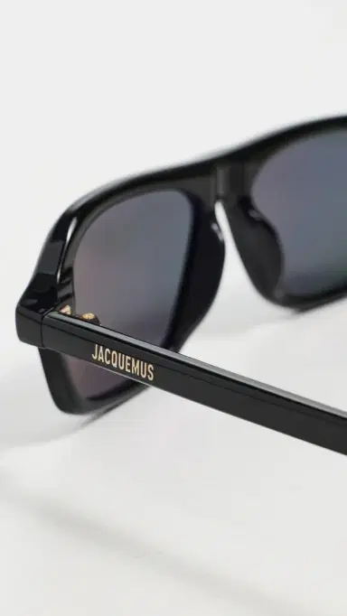 Jacquemus The Becane Sunglasses Black/Light Gold/Grey One Size | Thumbnail 5 Jacquemus The Becane Sunglasses Black/Light Gold/Grey One Size | Thumbnail 5