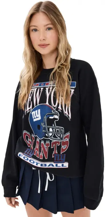 Junk Food Giants Helmet Fleamarket Crew weatshirt Black | Thumbnail 1 Junk Food Giants Helmet Fleamarket Crew weatshirt Black | Thumbnail 1