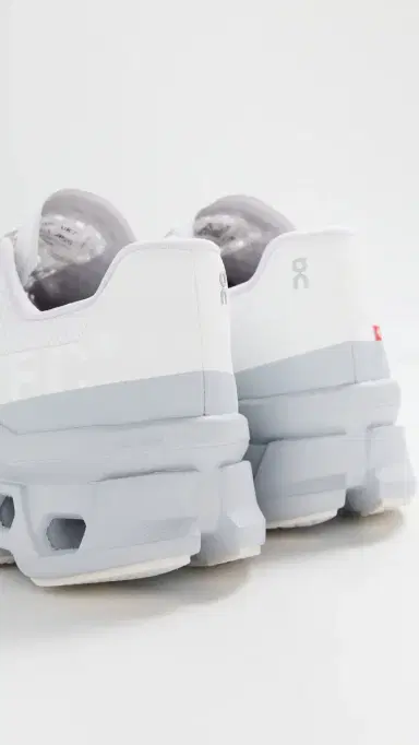 On Cloudmonster Sneakers White Glacier | Thumbnail 4 On Cloudmonster Sneakers White Glacier | Thumbnail 4