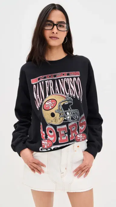 Junk Food 49ers Helmet Crew Fleece Black | Thumbnail 2 Junk Food 49ers Helmet Crew Fleece Black | Thumbnail 2