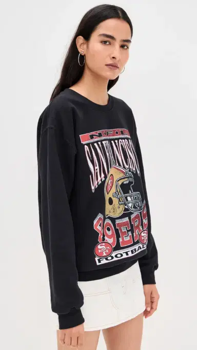 Junk Food 49ers Helmet Crew Fleece Black | Thumbnail 4 Junk Food 49ers Helmet Crew Fleece Black | Thumbnail 4