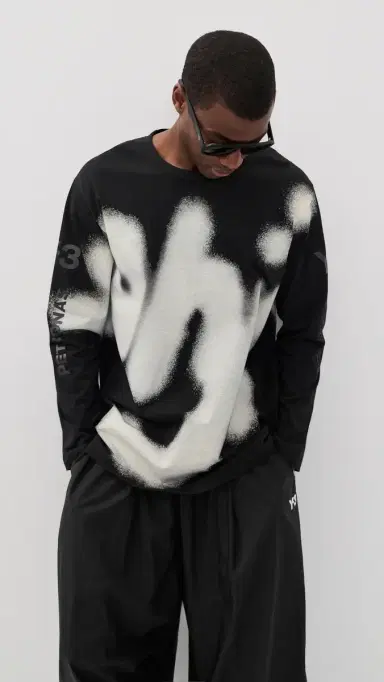 Y-3 x ercedes AG Petronas Formula 1 Yohji Tee Black | Thumbnail 2 Y-3 x ercedes AG Petronas Formula 1 Yohji Tee Black | Thumbnail 2