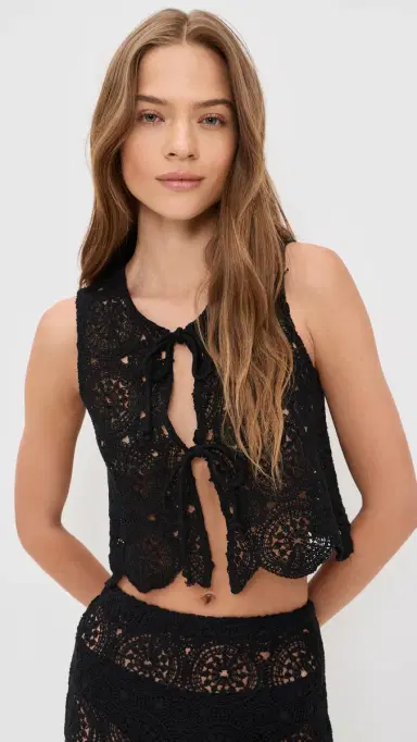 4th & Reckless Laurenne Top Black | Thumbnail 2 4th & Reckless Laurenne Top Black | Thumbnail 2