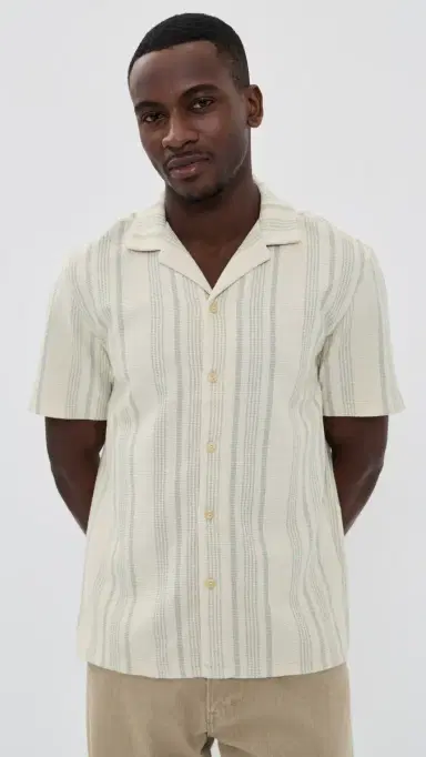 Faherty Oasis Knit Camp hirt age Beach tripe | Thumbnail 2 Faherty Oasis Knit Camp hirt age Beach tripe | Thumbnail 2