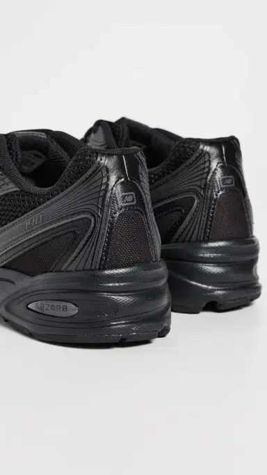 New Balance 740 Sneakers Black/Black 8 | Thumbnail 3 New Balance 740 Sneakers Black/Black 8 | Thumbnail 3