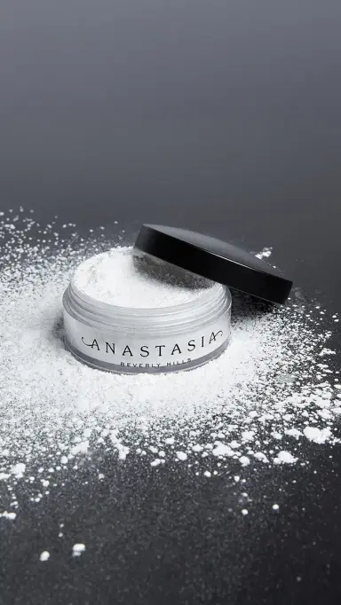 Anastasia Beverly Hills Loose Translucent Setting Powder | Thumbnail 5 Anastasia Beverly Hills Loose Translucent Setting Powder | Thumbnail 5