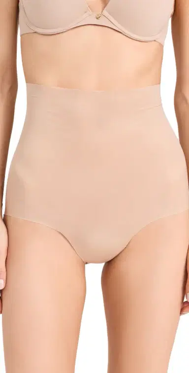 Commando Featherlight Control Briefs Beige L | Thumbnail 1 Commando Featherlight Control Briefs Beige L | Thumbnail 1