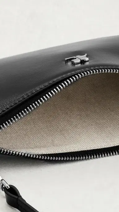 Courrèges Zipped Naplack Pouch Black One Size | Thumbnail 6 Courrèges Zipped Naplack Pouch Black One Size | Thumbnail 6