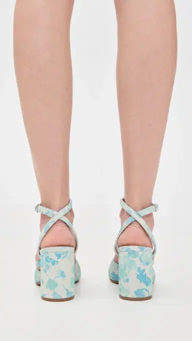 Maison Margiela Tabi Sandal Pumps White/Light Blue | Thumbnail 4 Maison Margiela Tabi Sandal Pumps White/Light Blue | Thumbnail 4