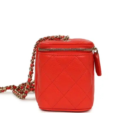Chanel Chanel Small Classic Vanity Case Red Shiny Caviar Light Gold Hardware | Thumbnail 3 Chanel Chanel Small Classic Vanity Case Red Shiny Caviar Light Gold Hardware | Thumbnail 3