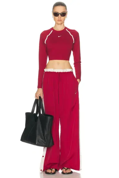 Nike Long Sleeve Body Bold Crop Top | Thumbnail 4 Nike Long Sleeve Body Bold Crop Top | Thumbnail 4