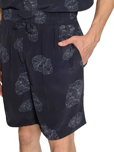 Officine Générale Men's Fynn Crepe Cloud Lines Shorts - Black Cream | Thumbnail 6 Officine Générale Men's Fynn Crepe Cloud Lines Shorts - Black Cream | Thumbnail 6