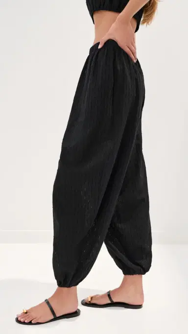 LE BOP Andi Oversized Eyelet Balloon Pants Black | Thumbnail 4 LE BOP Andi Oversized Eyelet Balloon Pants Black | Thumbnail 4