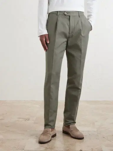 Brunello Cucinelli Straight-Leg Pleated Cotton and Linen-Blend Trousers - Men | Thumbnail 3 Brunello Cucinelli Straight-Leg Pleated Cotton and Linen-Blend Trousers - Men | Thumbnail 3