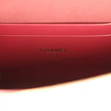 Chanel Chanel Chevron Top Handle Long Vanity Case with Chain Pink Shiny Caviar Gold Hardware | Thumbnail 9 Chanel Chanel Chevron Top Handle Long Vanity Case with Chain Pink Shiny Caviar Gold Hardware | Thumbnail 9