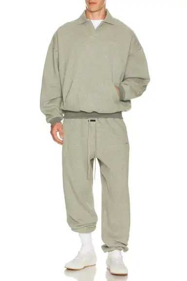 Fear of God Essentials Signature Classic Sweatpant | Thumbnail 4 Fear of God Essentials Signature Classic Sweatpant | Thumbnail 4