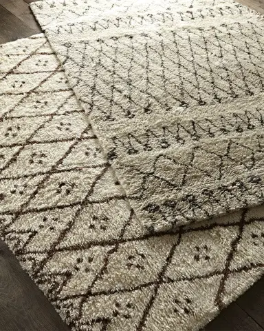 Safavieh Della Rocca Hand-Tufted Rug | Thumbnail 2 Safavieh Della Rocca Hand-Tufted Rug | Thumbnail 2